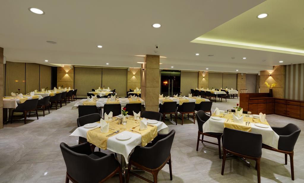 Hotel Suba Elite Vadodara Room photo